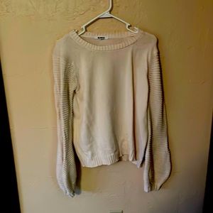 L white Bb Dakota sweater